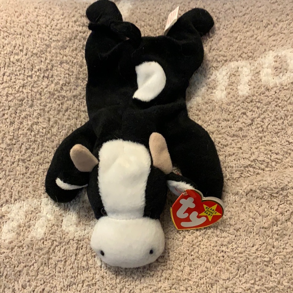 Daisy the cow very vintage beanie baby!
